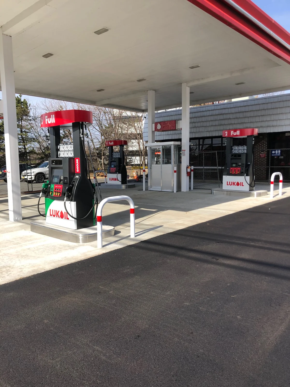 Lukoil tank and fueling-site work in Woodland Park
